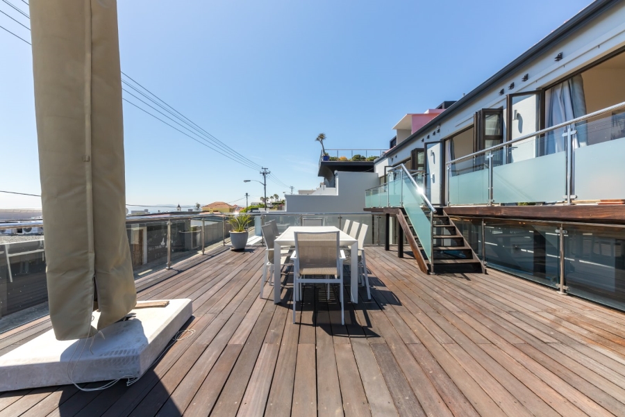 4 Bedroom Property for Sale in Green Point Western Cape